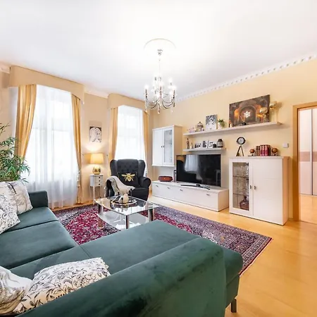 La Fleur Apartment